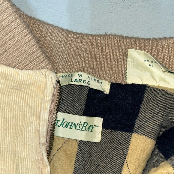 VEST - Picture 5 of 9